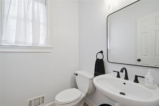 140 Longwater Cove, Roswell, GA 30075