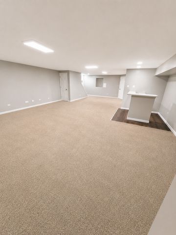 5128 Tomcin Trail, Oak Lawn, IL 60453