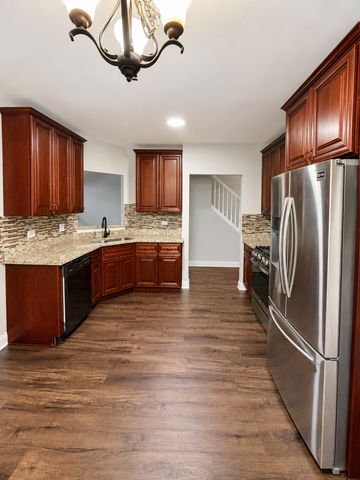 5128 Tomcin Trail, Oak Lawn, IL 60453