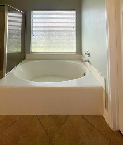 854 Skyspring Lane, League City, TX 77573