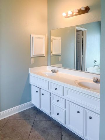 854 Skyspring Lane, League City, TX 77573