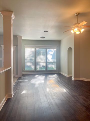 854 Skyspring Lane, League City, TX 77573