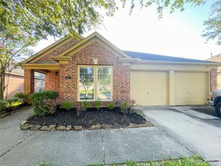 854 Skyspring Lane, League City, TX 77573