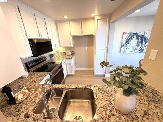 1736 Nandina Ct, Antioch, CA 94531