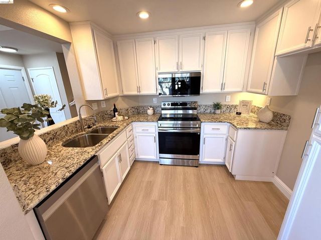 1736 Nandina Ct, Antioch, CA 94531