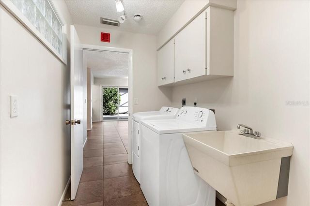 3820 GLEN OAKS MANOR DRIVE, Sarasota, FL 34232