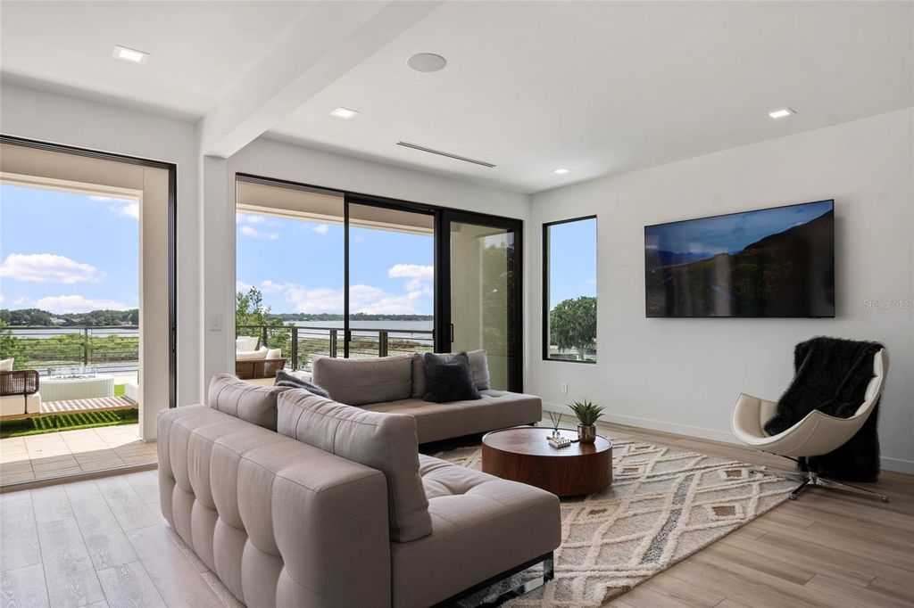 Image 70 of property listing at 9061 RON DEN LANE, Windermere, FL 34786