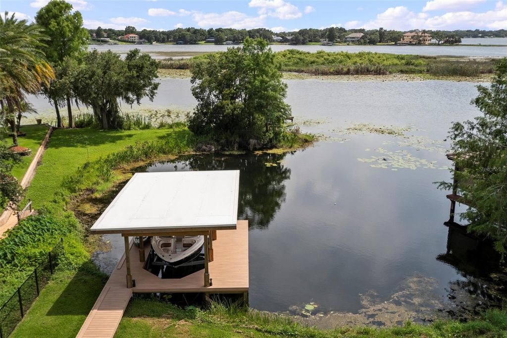 Image 97 of property listing at 9061 RON DEN LANE, Windermere, FL 34786