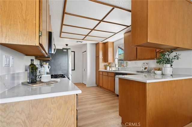 13331 Moorpark 223, Sherman Oaks, CA 91423