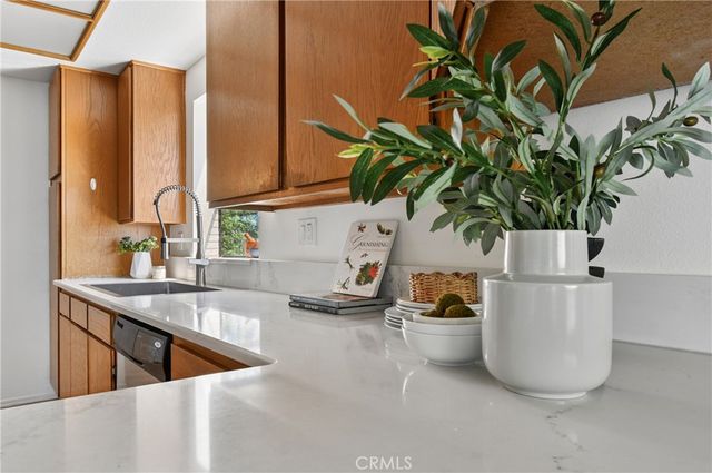 13331 Moorpark 223, Sherman Oaks, CA 91423