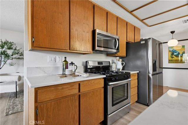 13331 Moorpark 223, Sherman Oaks, CA 91423
