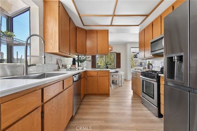 13331 Moorpark 223, Sherman Oaks, CA 91423