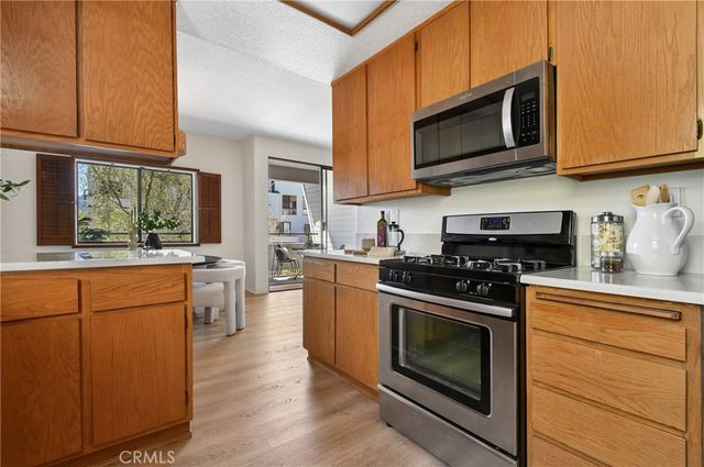 13331 Moorpark 223, Sherman Oaks, CA 91423