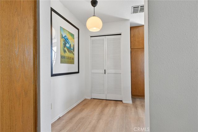 13331 Moorpark 223, Sherman Oaks, CA 91423