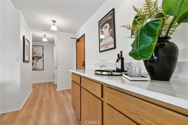 13331 Moorpark 223, Sherman Oaks, CA 91423