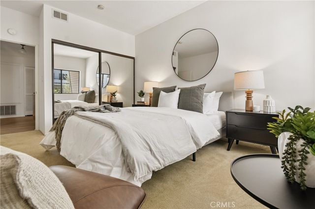 13331 Moorpark 223, Sherman Oaks, CA 91423