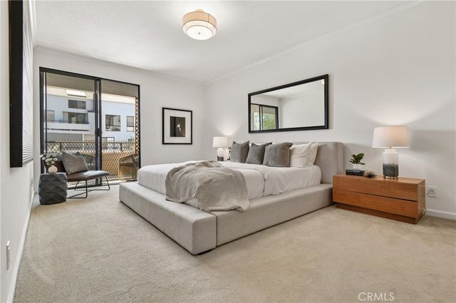 13331 Moorpark 223, Sherman Oaks, CA 91423