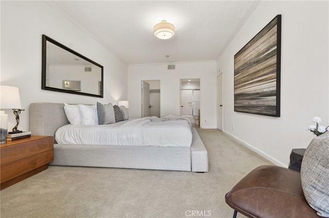 13331 Moorpark 223, Sherman Oaks, CA 91423