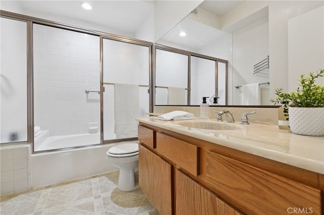 13331 Moorpark 223, Sherman Oaks, CA 91423
