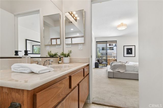 13331 Moorpark 223, Sherman Oaks, CA 91423