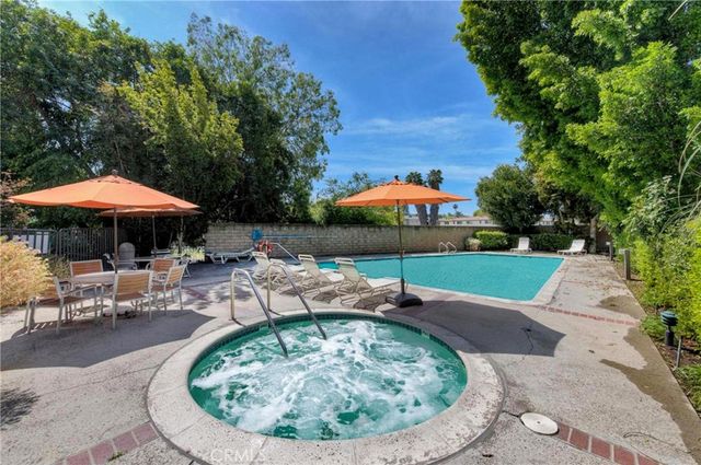 13331 Moorpark 223, Sherman Oaks, CA 91423