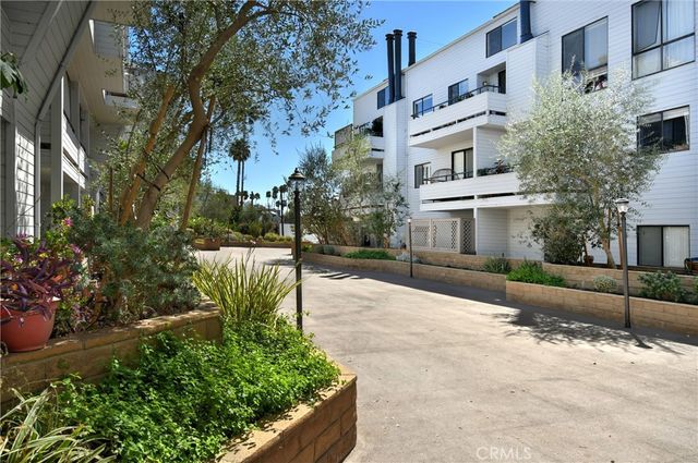 13331 Moorpark 223, Sherman Oaks, CA 91423