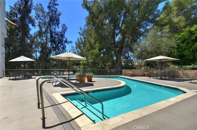 13331 Moorpark 223, Sherman Oaks, CA 91423