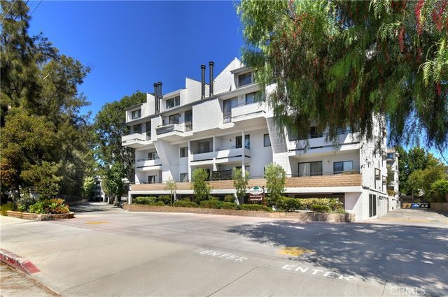 13331 Moorpark 223, Sherman Oaks, CA 91423
