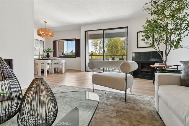 13331 Moorpark 223, Sherman Oaks, CA 91423