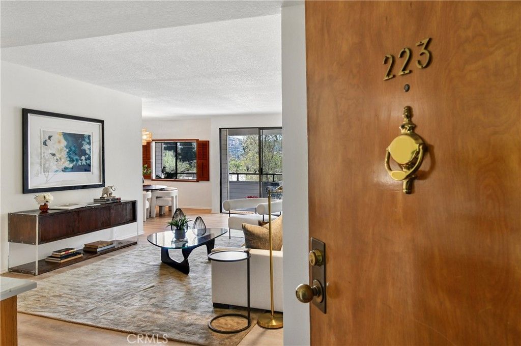 13331 Moorpark 223, Sherman Oaks, CA 91423 — photo 2