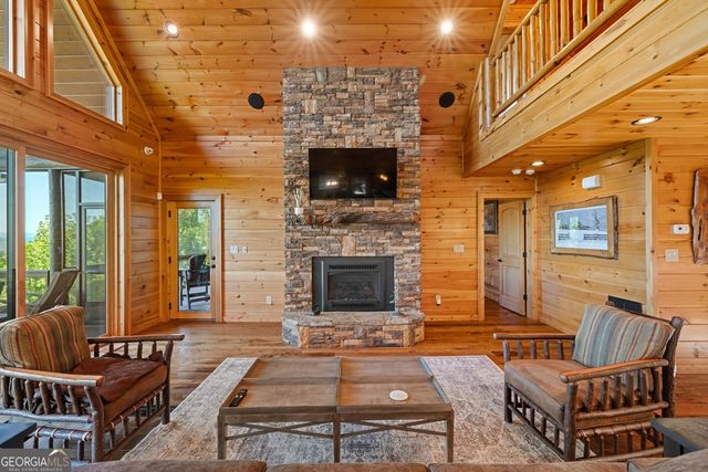 483 Kennebec Drive, Mineral Bluff, GA 30559