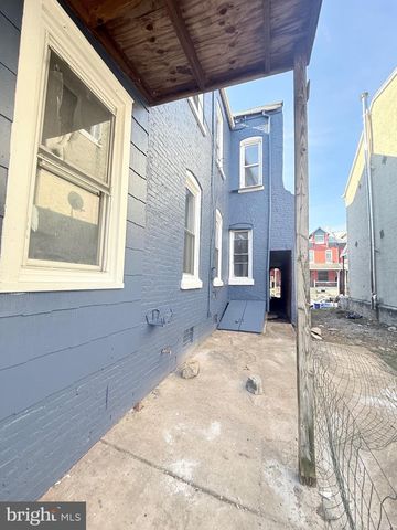 341 PEAR ST, Reading, PA 19601