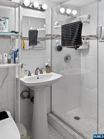 6515 Boulevard East 9J, West New York, NJ 07093