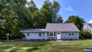 28 Ferndale Road, Wayne, NJ 07470