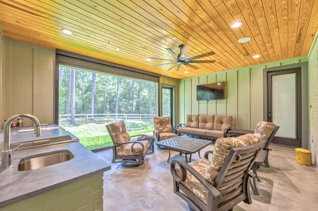 21701 Dan Drive, Magnolia, TX 77355
