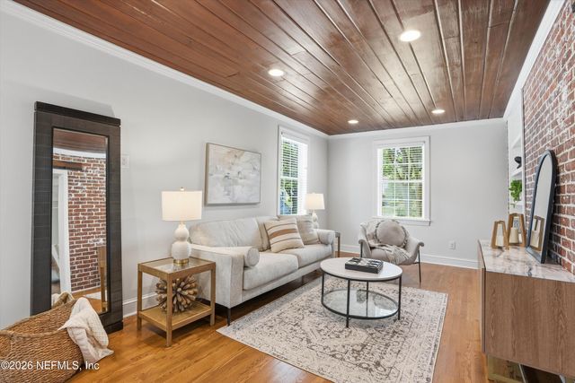 1052 HOLLY Lane, Jacksonville, FL 32207