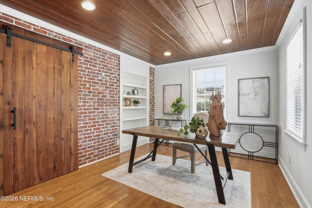 1052 HOLLY Lane, Jacksonville, FL 32207