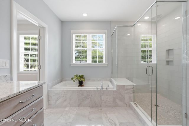 1052 HOLLY Lane, Jacksonville, FL 32207