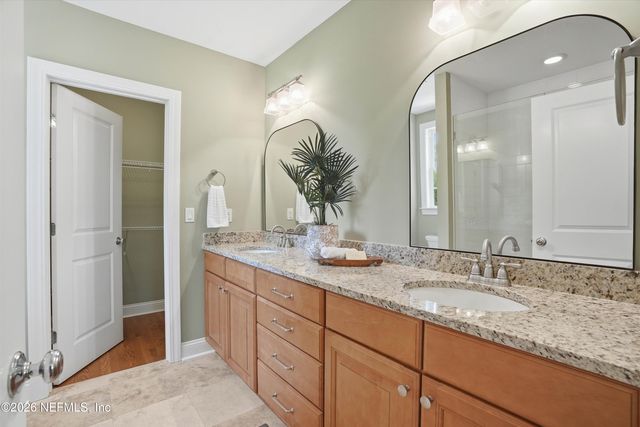 1052 HOLLY Lane, Jacksonville, FL 32207