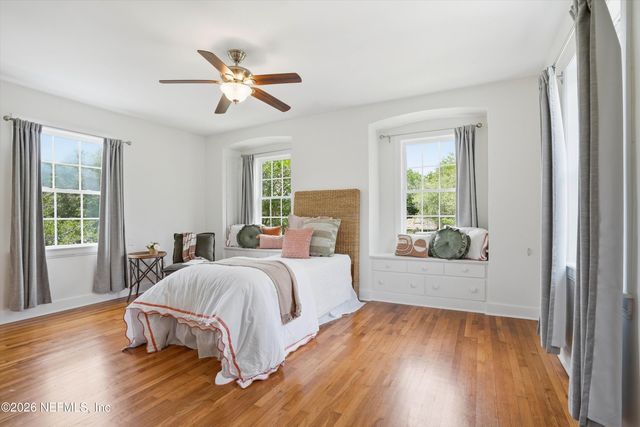 1052 HOLLY Lane, Jacksonville, FL 32207