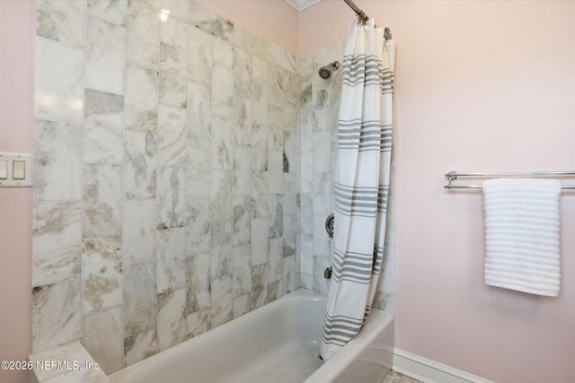 1052 HOLLY Lane, Jacksonville, FL 32207