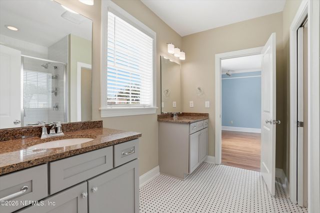 1052 HOLLY Lane, Jacksonville, FL 32207