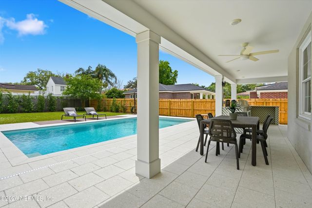 1052 HOLLY Lane, Jacksonville, FL 32207