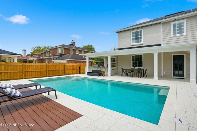 1052 HOLLY Lane, Jacksonville, FL 32207