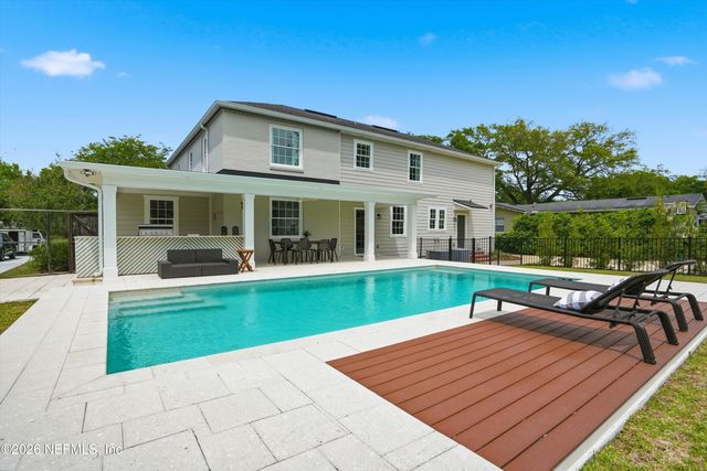 1052 HOLLY Lane, Jacksonville, FL 32207