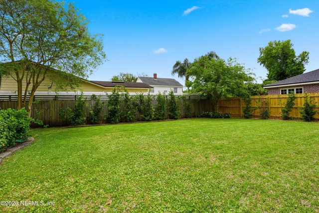 1052 HOLLY Lane, Jacksonville, FL 32207