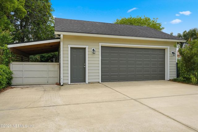 1052 HOLLY Lane, Jacksonville, FL 32207