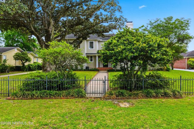 1052 HOLLY Lane, Jacksonville, FL 32207