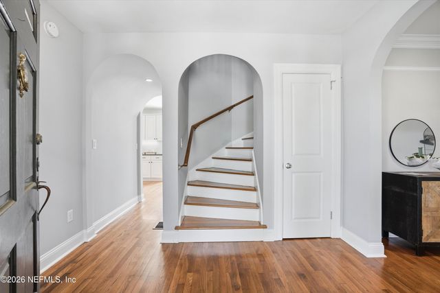 1052 HOLLY Lane, Jacksonville, FL 32207