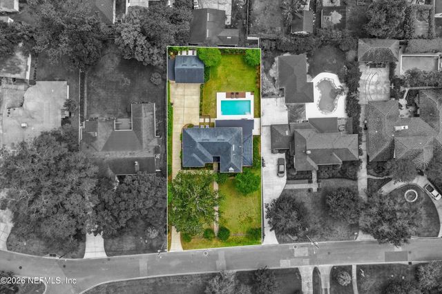 1052 HOLLY Lane, Jacksonville, FL 32207